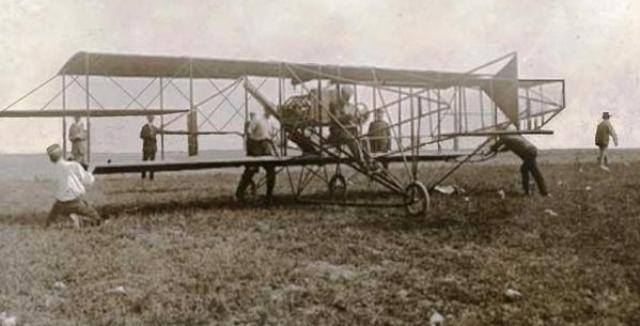 Αντίγραφο από το πρώτο ελληνικό πολεμικό αεροπλάνο, στην Πρέβεζα